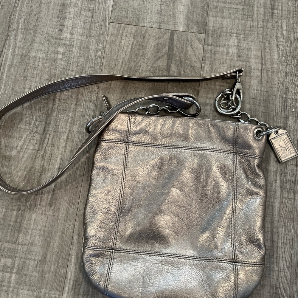 Soprano Metallic Shoulder crossbody Bag leather EUC